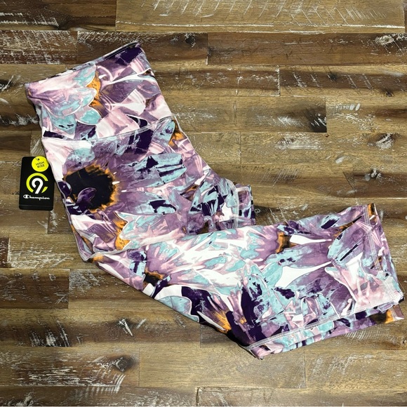 C9 by Champion Pants - c9 By Champion Women’s Purple Floral Capri Leggings 😍